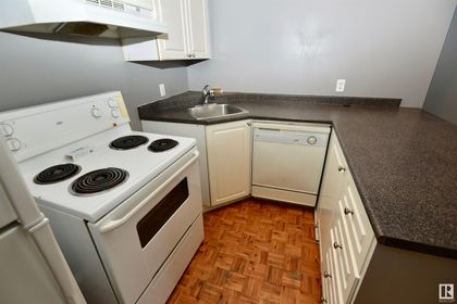 Photo 5 at 606 - 11025 Jasper Avenue NW, Wîhkwêntôwin, Edmonton