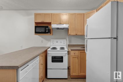 Photo 7 at 6 - 11008 124 Street NW, Westmount, Edmonton