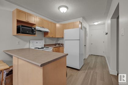 Photo 8 at 6 - 11008 124 Street NW, Westmount, Edmonton