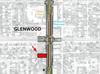 Photo 4 at 9416 - 156 Street Nw, Meadowlark Park, Edmonton