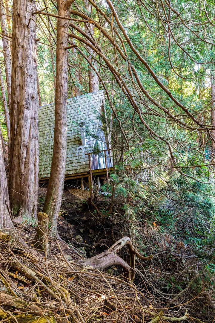 Photo 22 at 498 Marine Turnabout, Mayne Island, Islands-Van. & Gulf