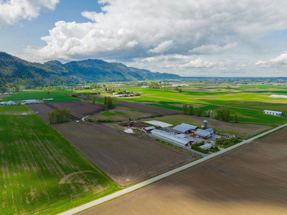 Photo 1 at 39464 Wells Line Road, Sumas Prairie, Abbotsford Photo 1 at 39464 Wells Line Road, Sumas Prairie, Abbotsford