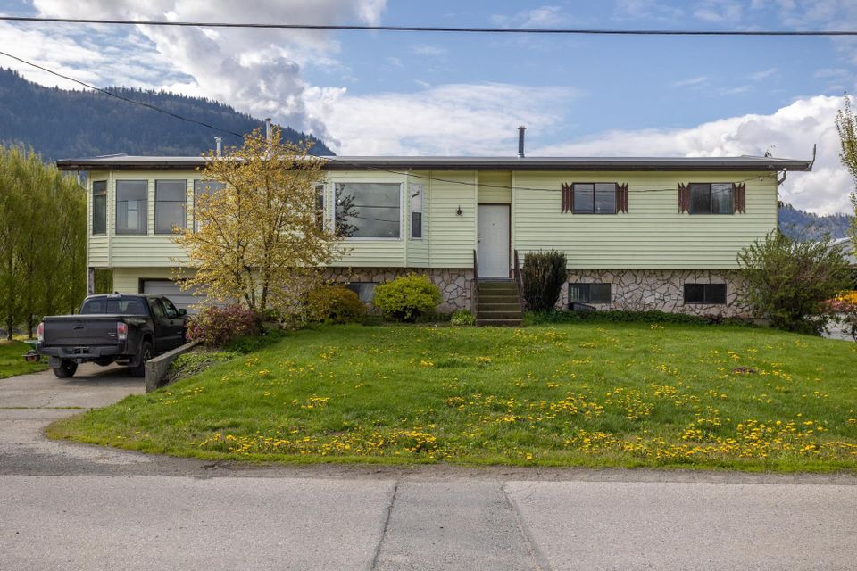 Photo 2 at 39464 Wells Line Road, Sumas Prairie, Abbotsford Photo 2 at 39464 Wells Line Road, Sumas Prairie, Abbotsford