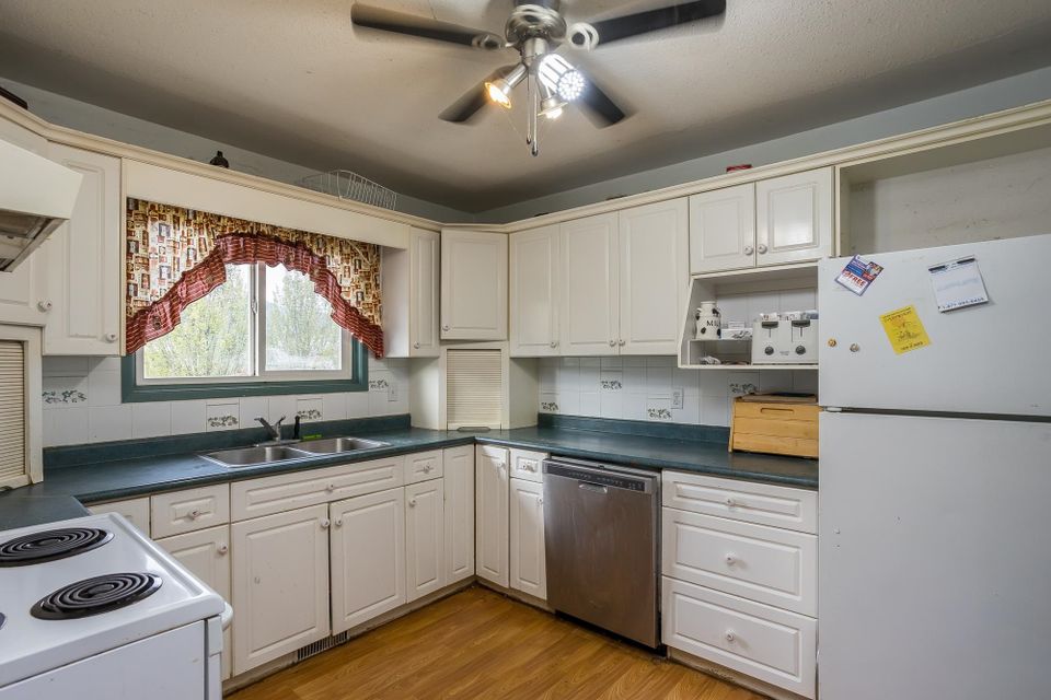 Photo 3 at 39464 Wells Line Road, Sumas Prairie, Abbotsford Photo 3 at 39464 Wells Line Road, Sumas Prairie, Abbotsford