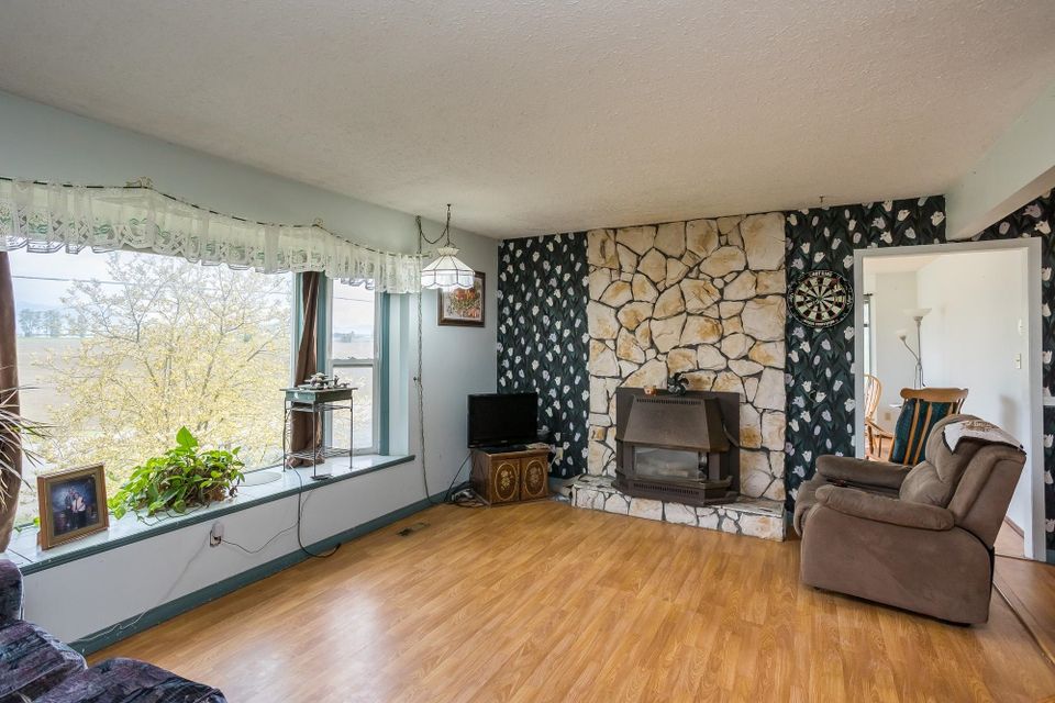 Photo 5 at 39464 Wells Line Road, Sumas Prairie, Abbotsford Photo 5 at 39464 Wells Line Road, Sumas Prairie, Abbotsford