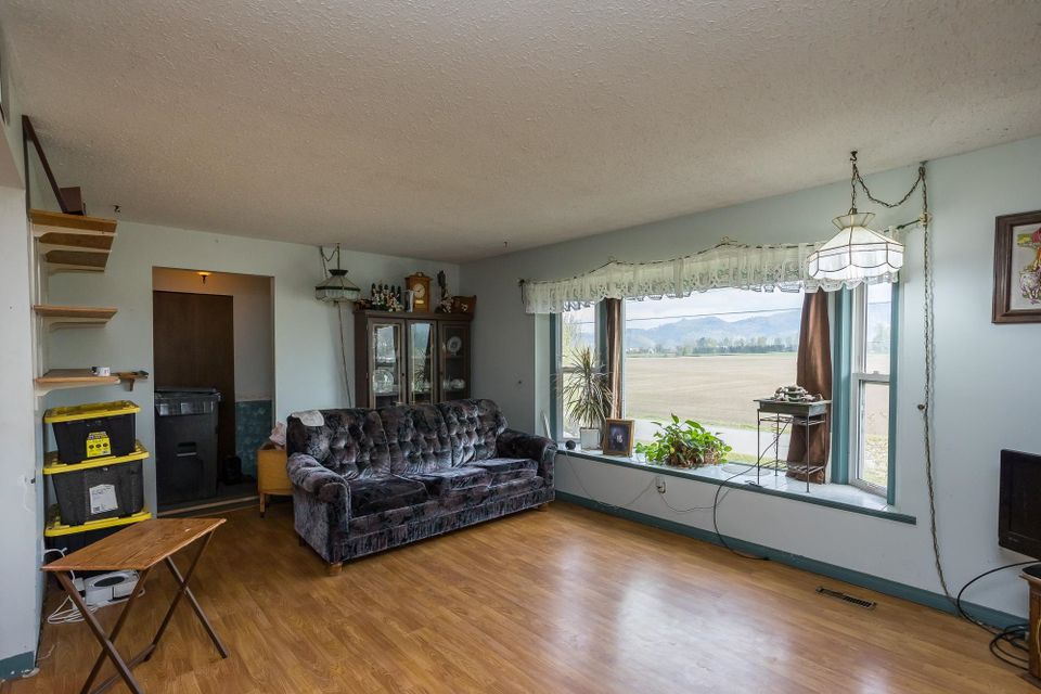 Photo 6 at 39464 Wells Line Road, Sumas Prairie, Abbotsford Photo 6 at 39464 Wells Line Road, Sumas Prairie, Abbotsford