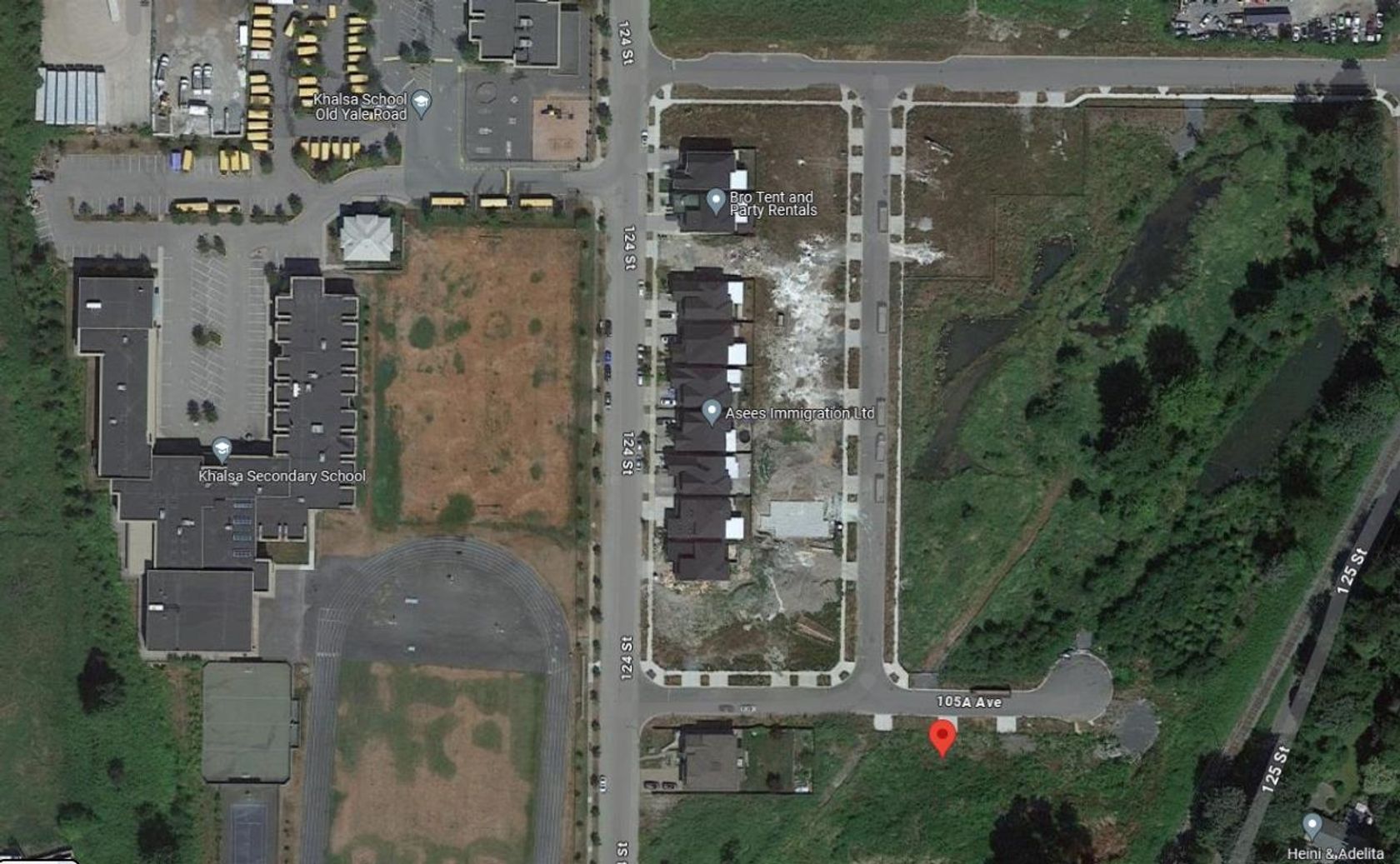Photo 3 at 12462 105a Avenue, Bridgeview, North Surrey Photo 3 at 12462 105a Avenue, Bridgeview, North Surrey