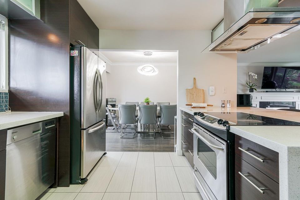 Photo 11 at 6025 Dickens Street, Upper Deer Lake, Burnaby South