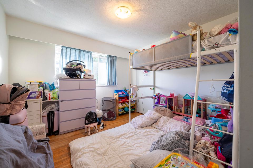 Photo 9 at 5555 Wallace Road, Steveston North, Richmond