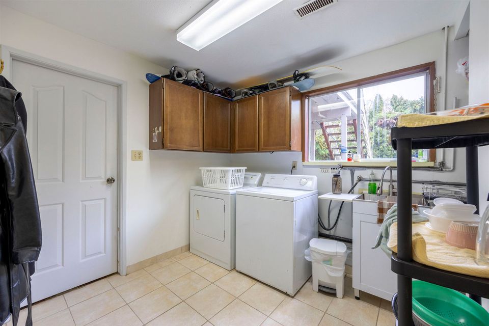 Photo 12 at 5555 Wallace Road, Steveston North, Richmond