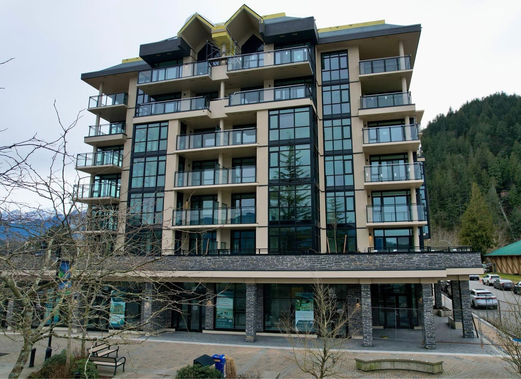 308 - 120 Esplanade Avenue, Harrison Hot Springs, Harrison Lake