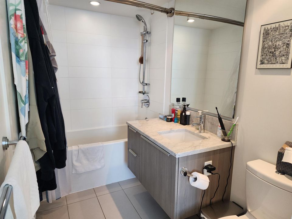 Photo 12 at 5803 - 6461 Telford Avenue, Metrotown, Burnaby South Photo 12 at 5803 - 6461 Telford Avenue, Metrotown, Burnaby South