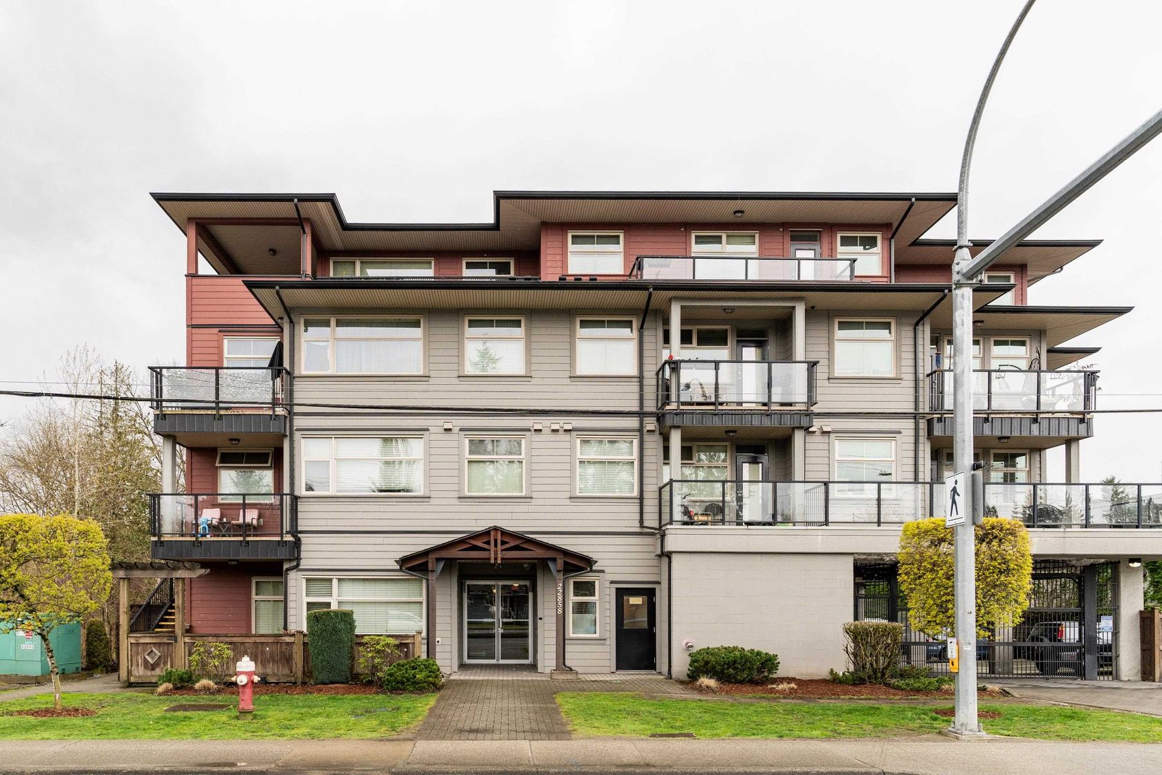304 - 22858 Lougheed Highway, East Central, Maple Ridge photo number 2 304 - 22858 Lougheed Highway, East Central, Maple Ridge photo number 2