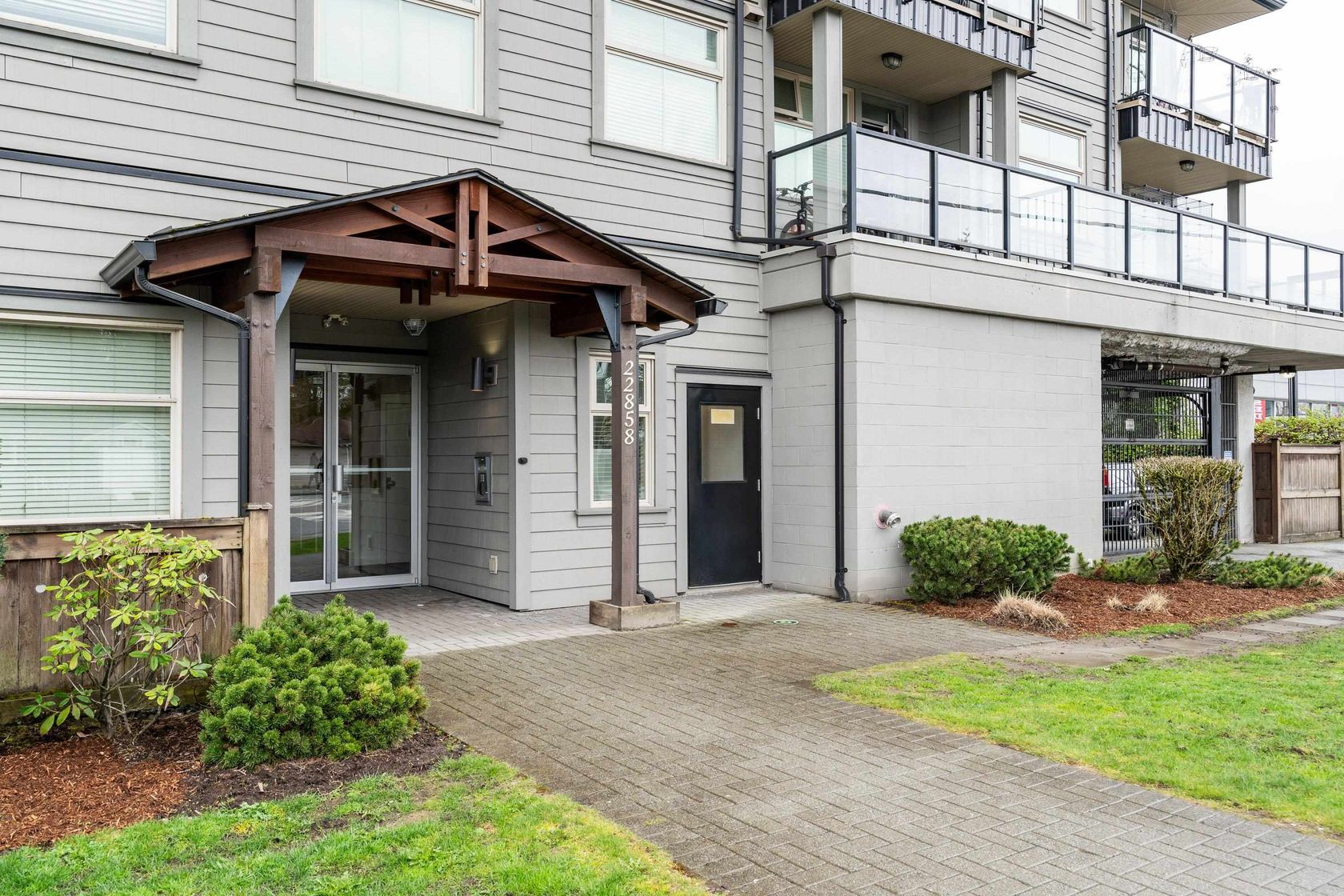 Photo 4 at 304 - 22858 Lougheed Highway, East Central, Maple Ridge Photo 4 at 304 - 22858 Lougheed Highway, East Central, Maple Ridge