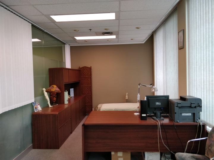 Photo 2 at 406 - 4885 Kingsway, Forest Glen BS, Burnaby South