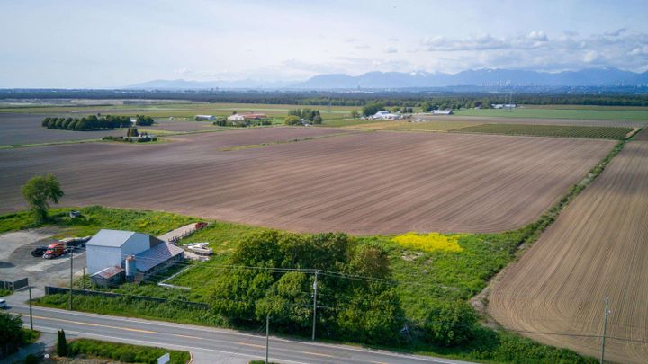 Photo 6 at 9727 Ladner Trunk Road, East Delta, Ladner Photo 6 at 9727 Ladner Trunk Road, East Delta, Ladner