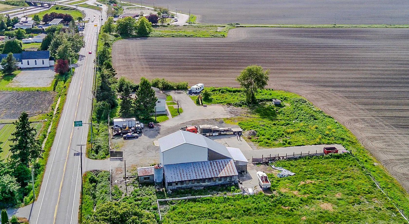 Photo 3 at 9727 Ladner Trunk Road, East Delta, Ladner Photo 3 at 9727 Ladner Trunk Road, East Delta, Ladner