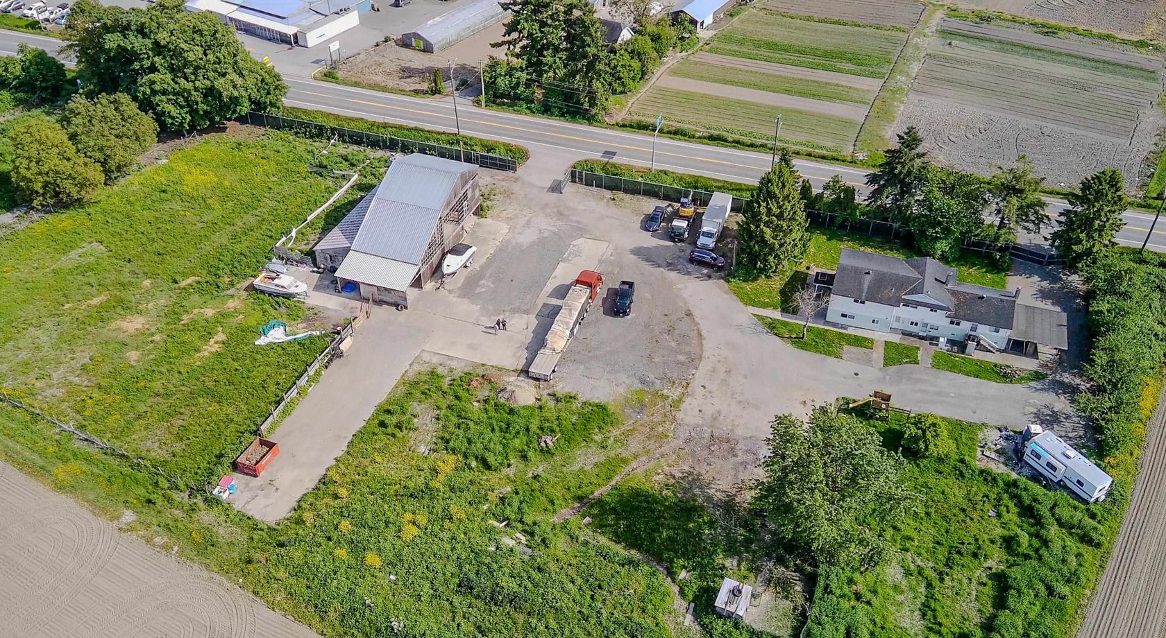 Photo 4 at 9727 Ladner Trunk Road, East Delta, Ladner Photo 4 at 9727 Ladner Trunk Road, East Delta, Ladner