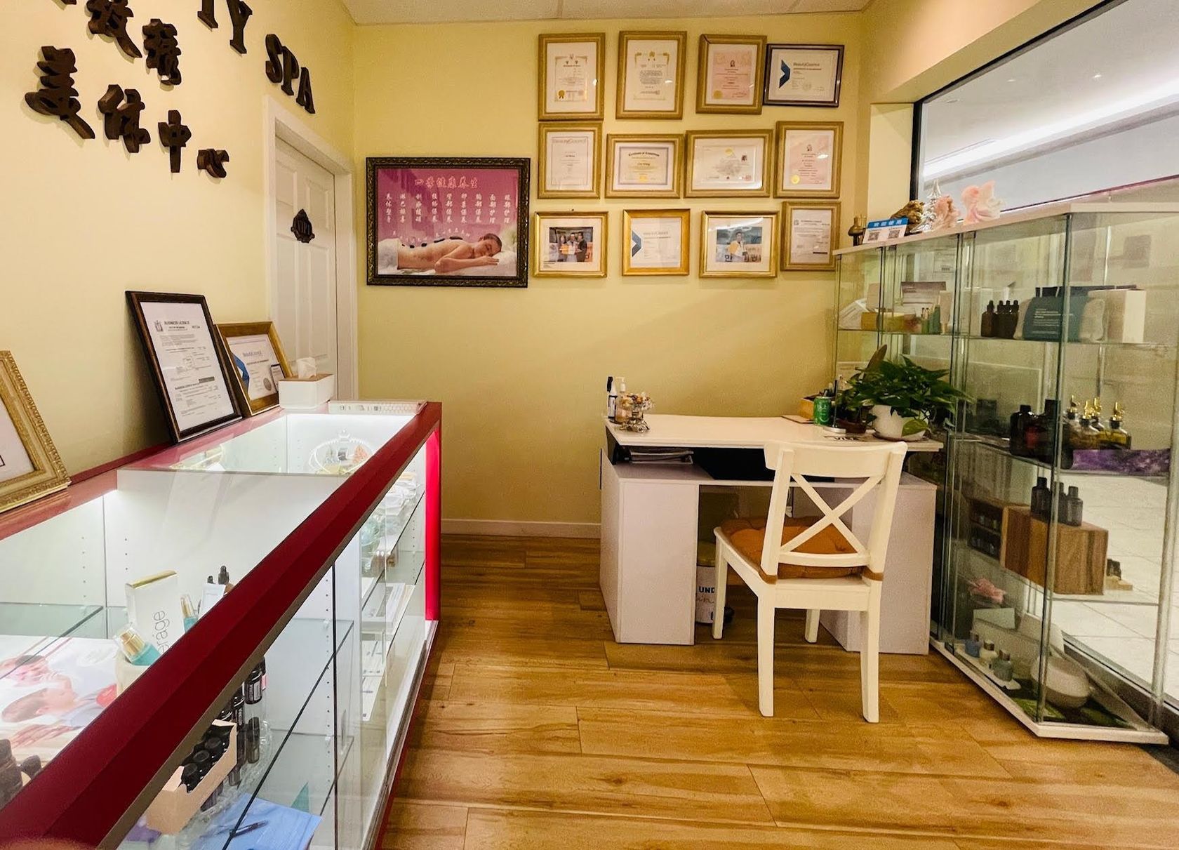 3145 - 4000 No.3 Road, West Cambie, Richmond photo 4 3145 - 4000 No.3 Road, West Cambie, Richmond photo 4