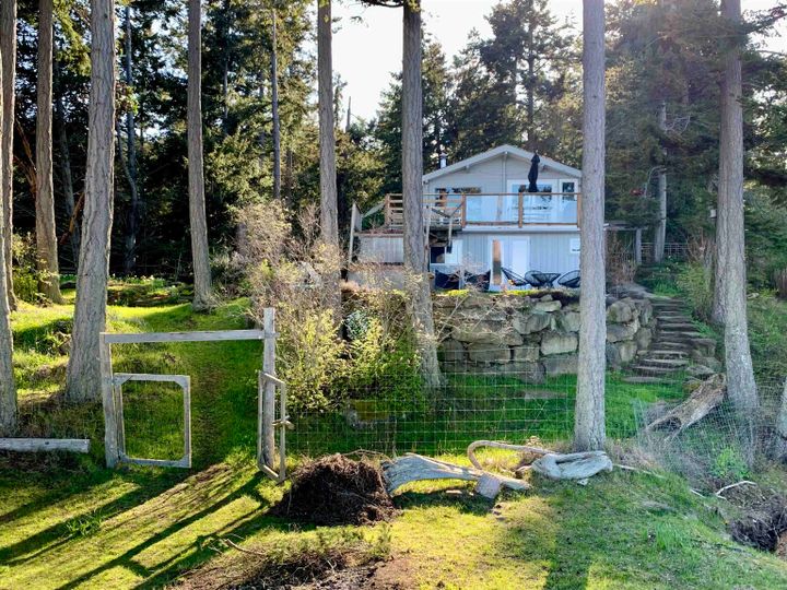 Photo 3 at 579 Bayview Drive, Mayne Island, Islands-Van. & Gulf