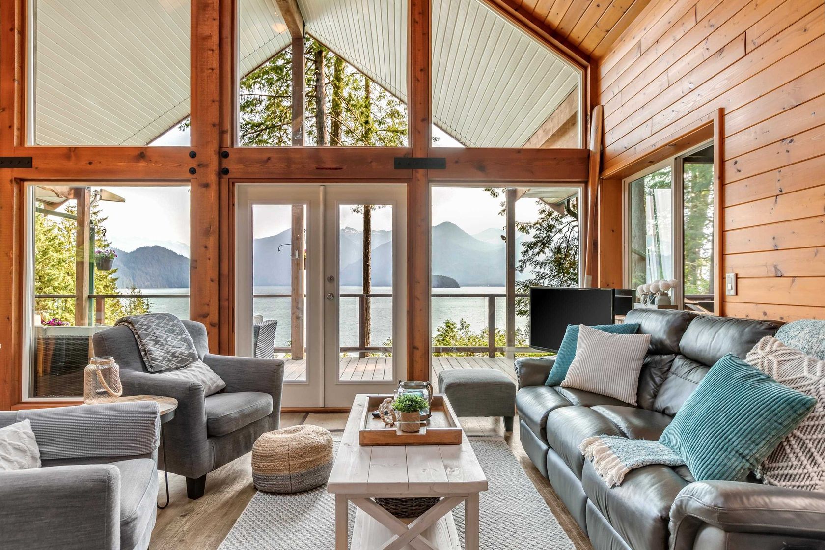 Photo 4 at 4 Christian Cove, North Meadows PI, Pitt Meadows Photo 4 at 4 Christian Cove, North Meadows PI, Pitt Meadows