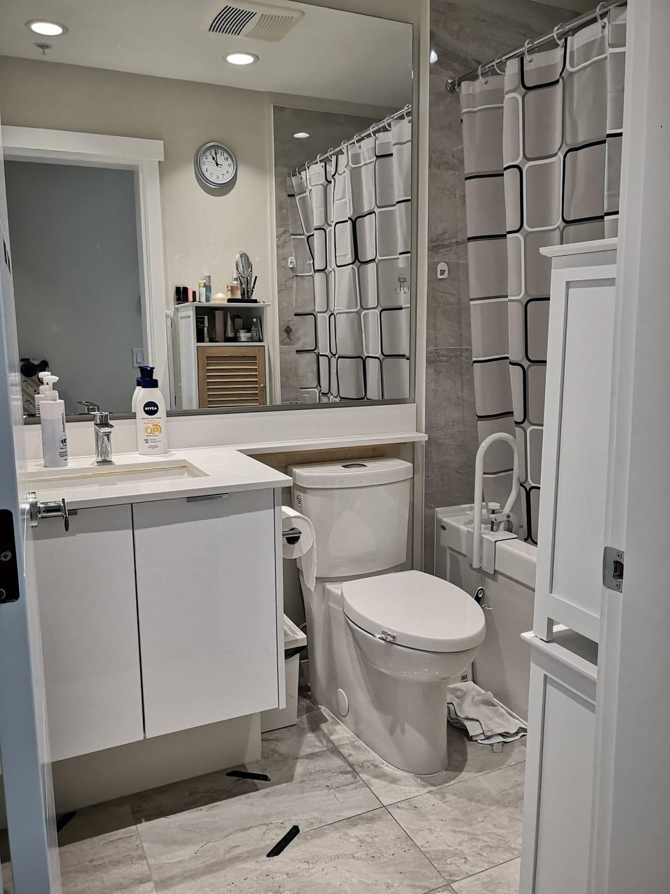 Photo 6 at 102 - 9213 Odlin Road, West Cambie, Richmond