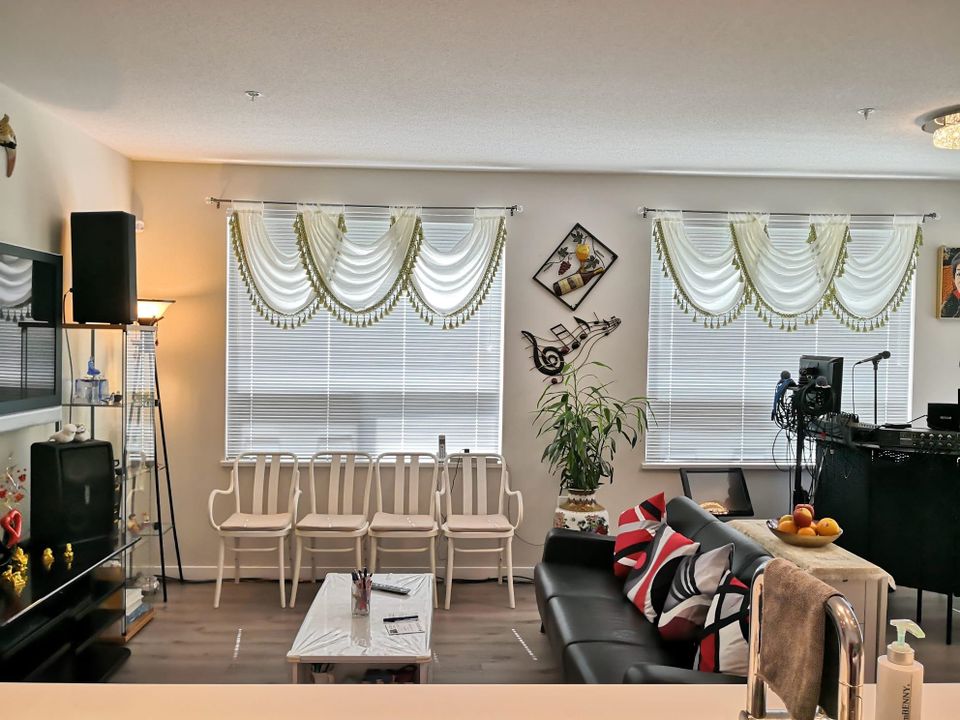 Photo 13 at 102 - 9213 Odlin Road, West Cambie, Richmond