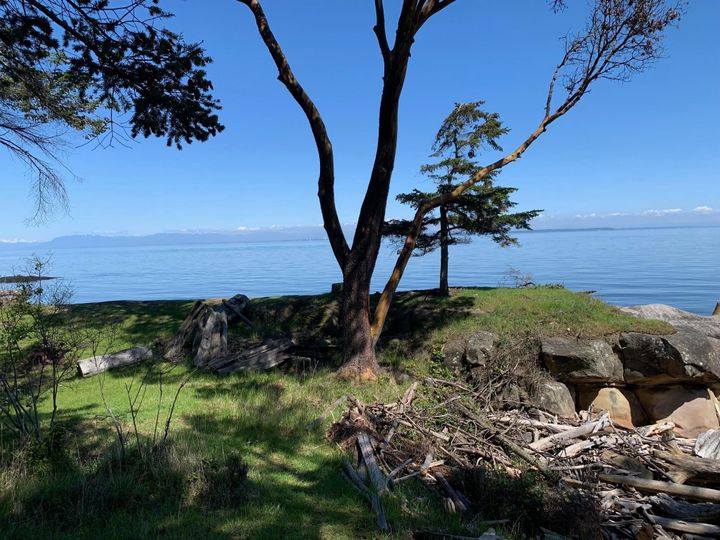 Photo 9 at 581 Bayview Drive, Mayne Island, Islands-Van. & Gulf