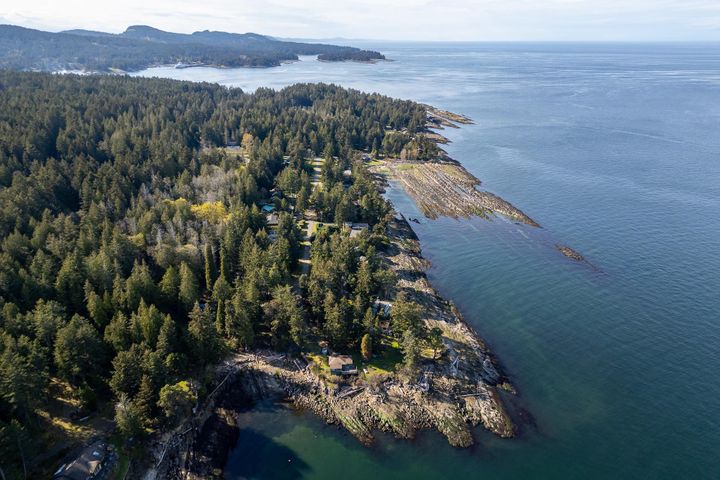 Photo 37 at 581 Bayview Drive, Mayne Island, Islands-Van. & Gulf
