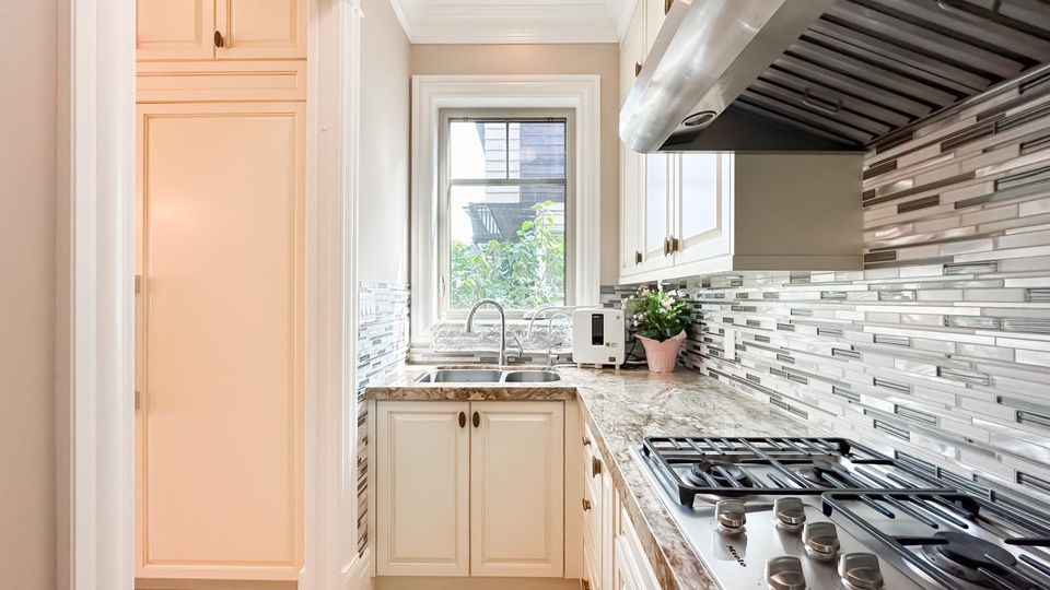 Photo 15 at 3853 W 38th Avenue, Dunbar, Vancouver West