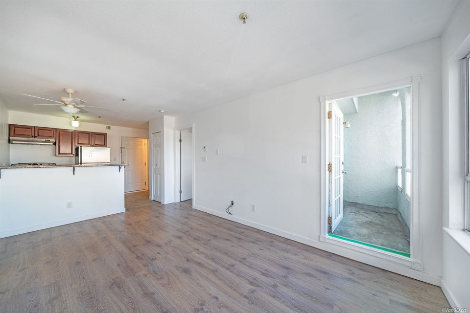 Photo 6 at 304 - 5520 Joyce Street, Killarney VE, Vancouver East