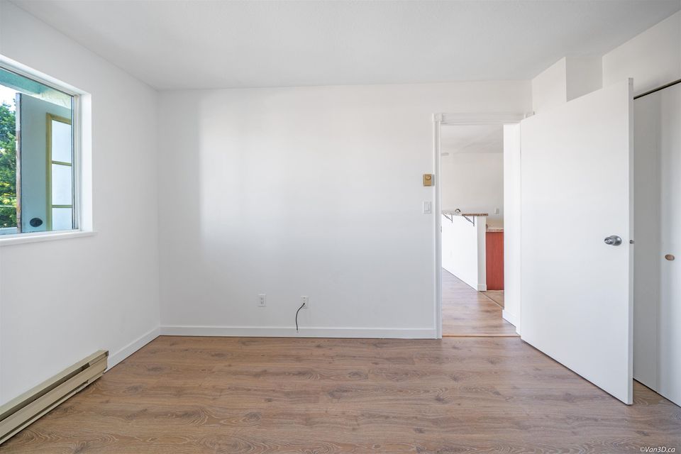 Photo 9 at 304 - 5520 Joyce Street, Killarney VE, Vancouver East