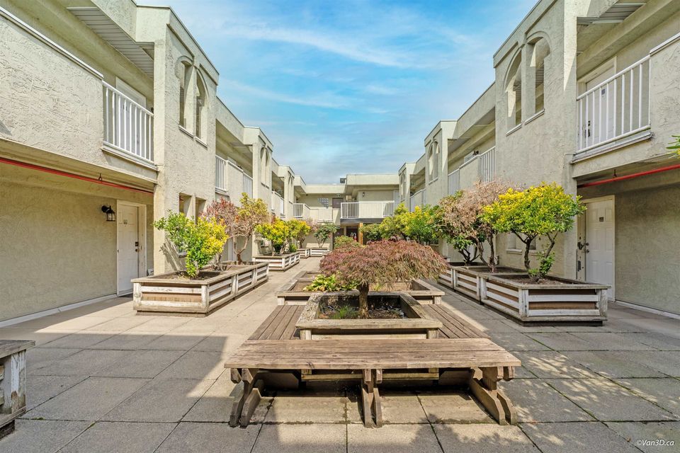 Photo 27 at 304 - 5520 Joyce Street, Killarney VE, Vancouver East