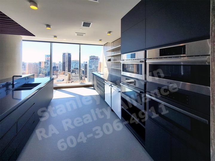 Photo 15 at 650 - 320 Granville Street, Downtown VW, Vancouver West