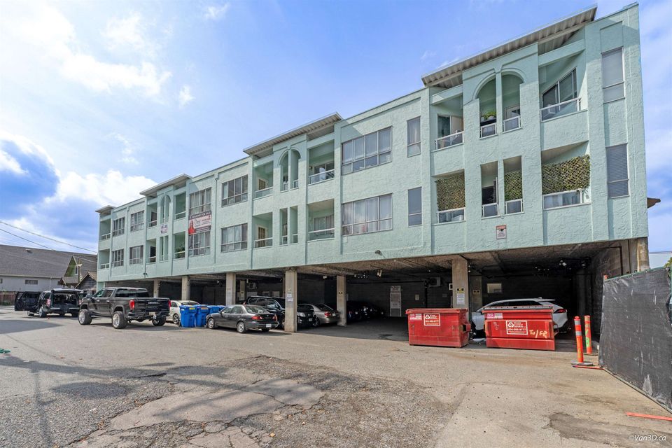 208 - 5520 Joyce Street3