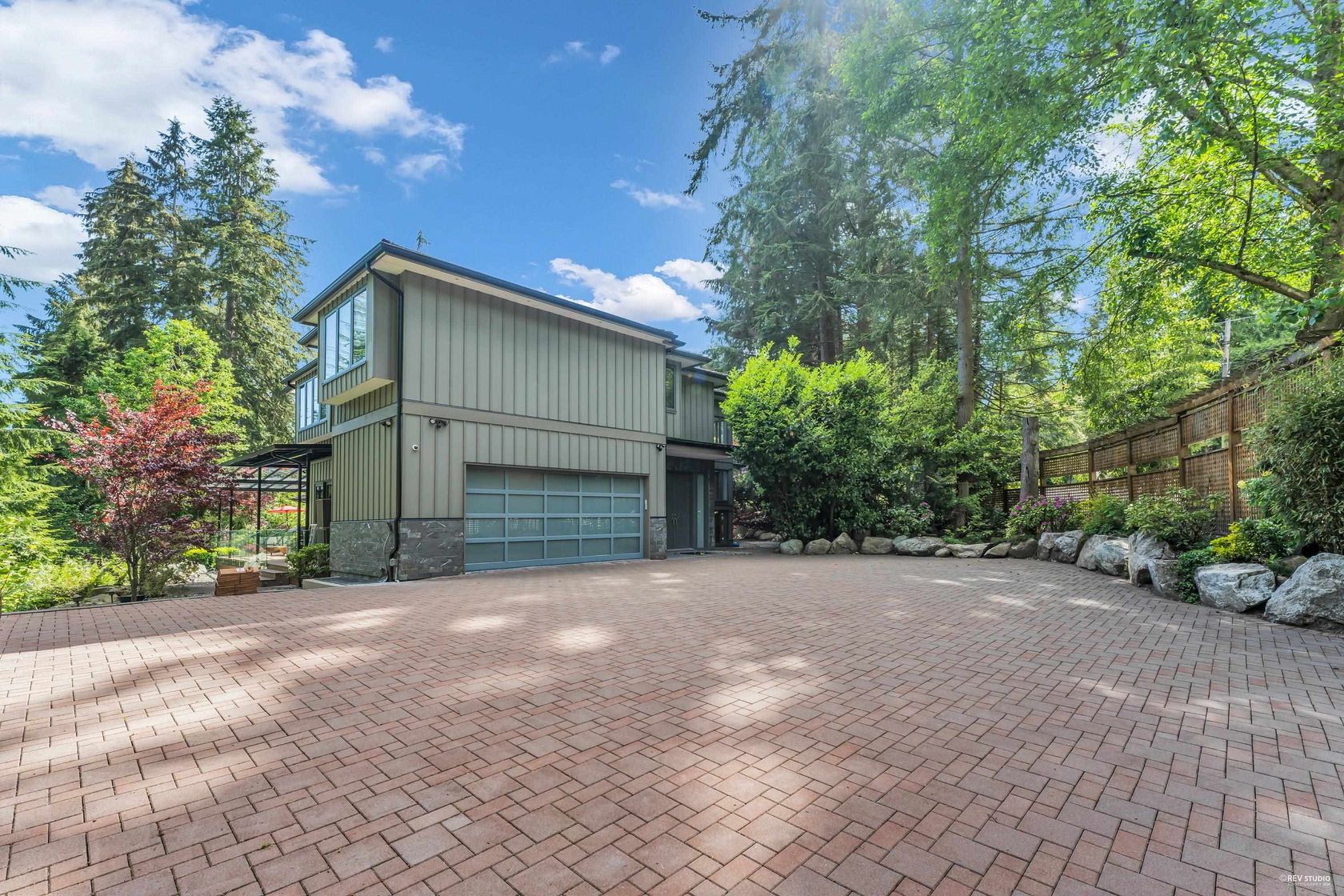 340 Southborough Drive, British Properties, West Vancouver photo number 2 340 Southborough Drive, British Properties, West Vancouver photo number 2
