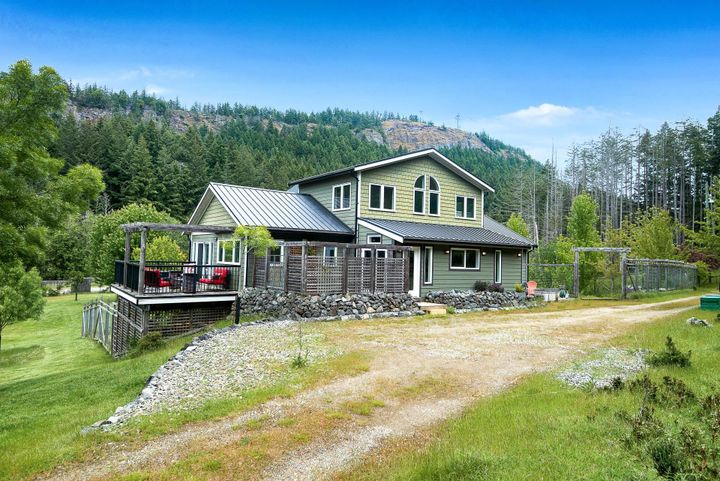 Photo 4 at 360 Merryman Drive, Mayne Island, Islands-Van. & Gulf