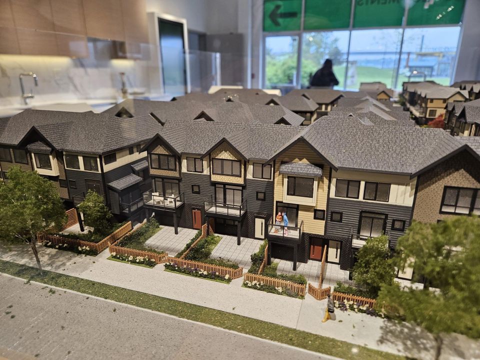 Photo 7 at 21 - 4337 Boundary Road, Hamilton RI, Richmond