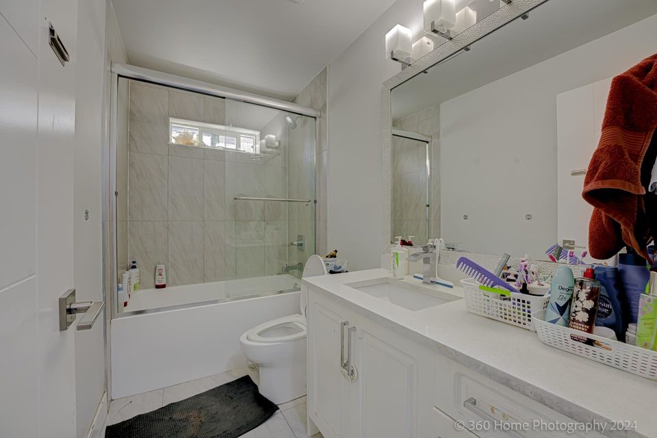 Photo 27 at 9093 Buchanan Place, Queen Mary Park Surrey, Surrey