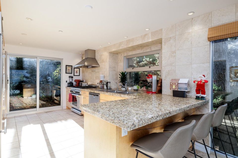 Photo 9 at 4489 W 2nd Avenue, Point Grey, Vancouver West
