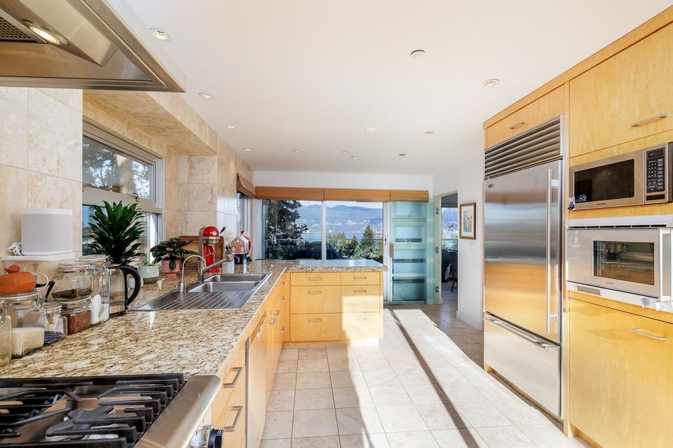 Photo 11 at 4489 W 2nd Avenue, Point Grey, Vancouver West Photo 11 at 4489 W 2nd Avenue, Point Grey, Vancouver West