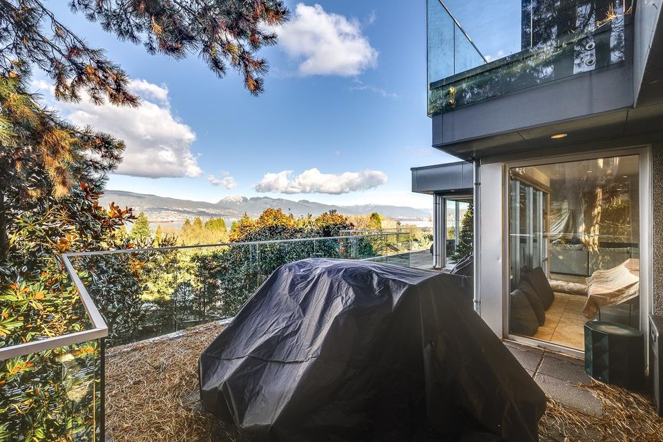 Photo 12 at 4489 W 2nd Avenue, Point Grey, Vancouver West