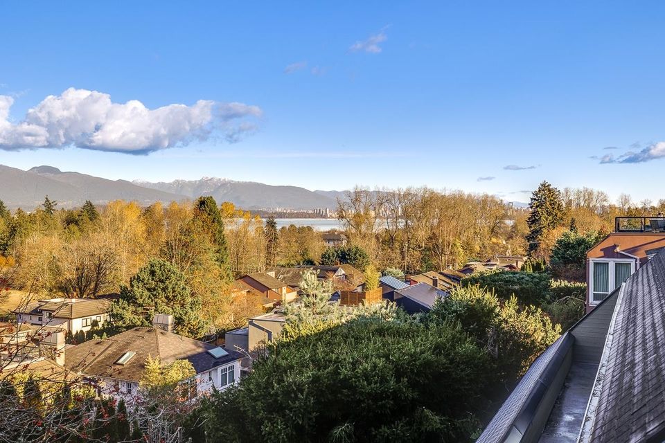 Photo 14 at 4489 W 2nd Avenue, Point Grey, Vancouver West