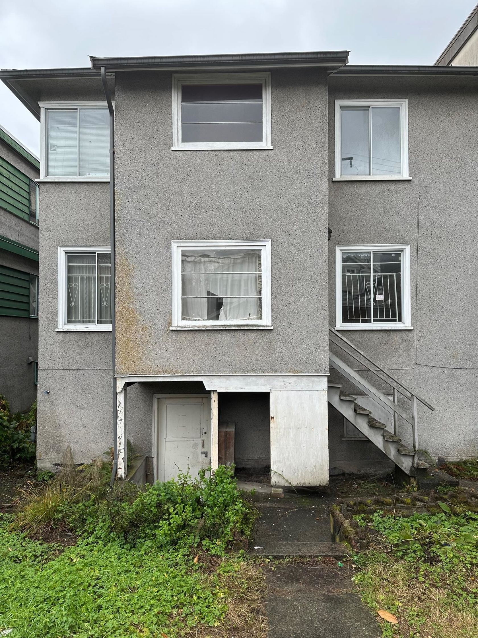 1929-e-broadway-grandview-woodland-vancouver-east-02.jpg
