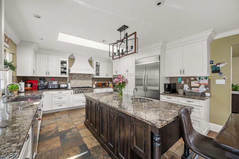 Photo 11 at 382 194 Street, Hazelmere, South Surrey White Rock