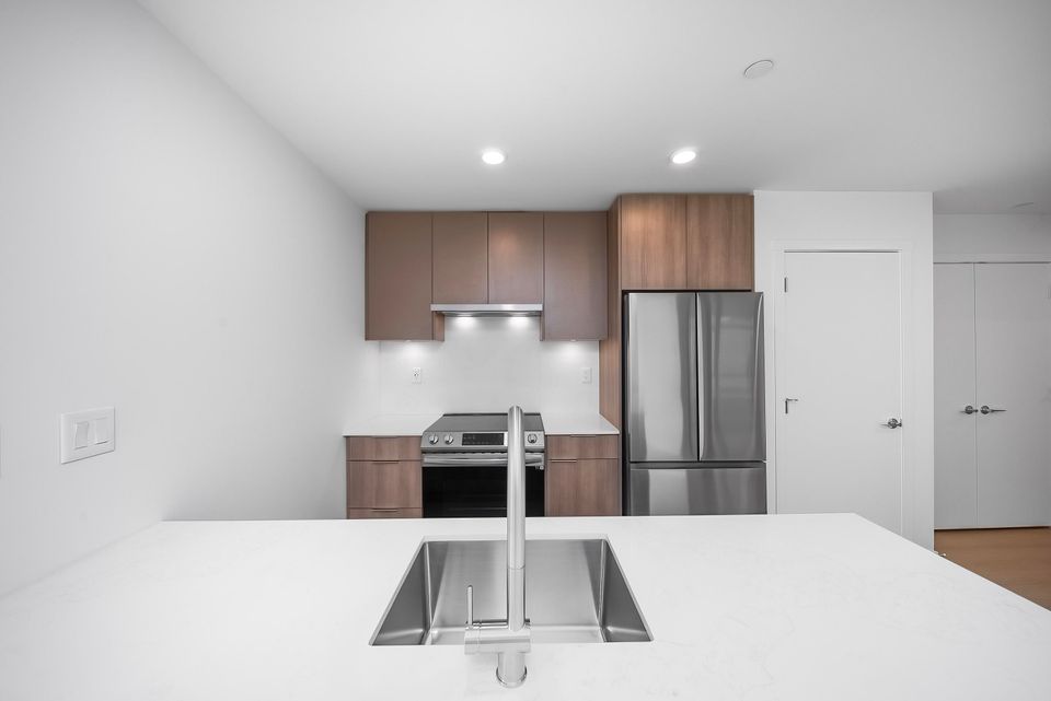 Photo 9 at 520 - 13968 Laurel Drive, Whalley, North Surrey