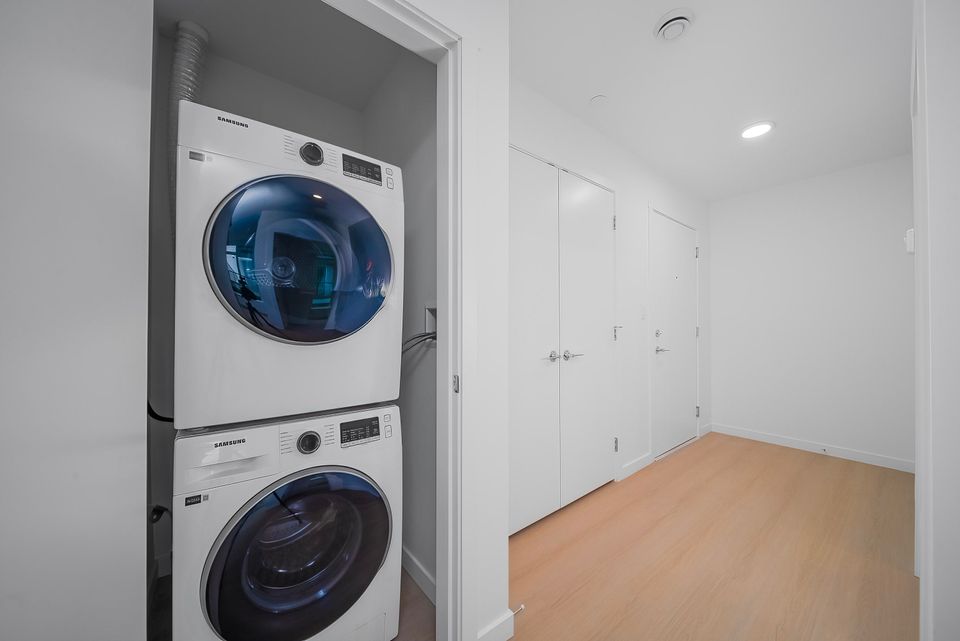 Photo 10 at 520 - 13968 Laurel Drive, Whalley, North Surrey