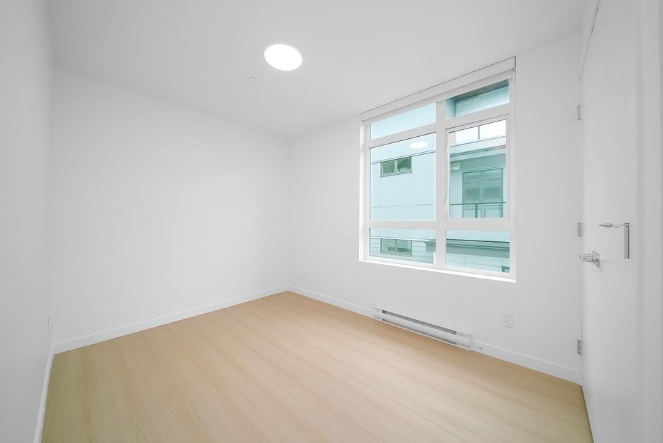 Photo 12 at 520 - 13968 Laurel Drive, Whalley, North Surrey