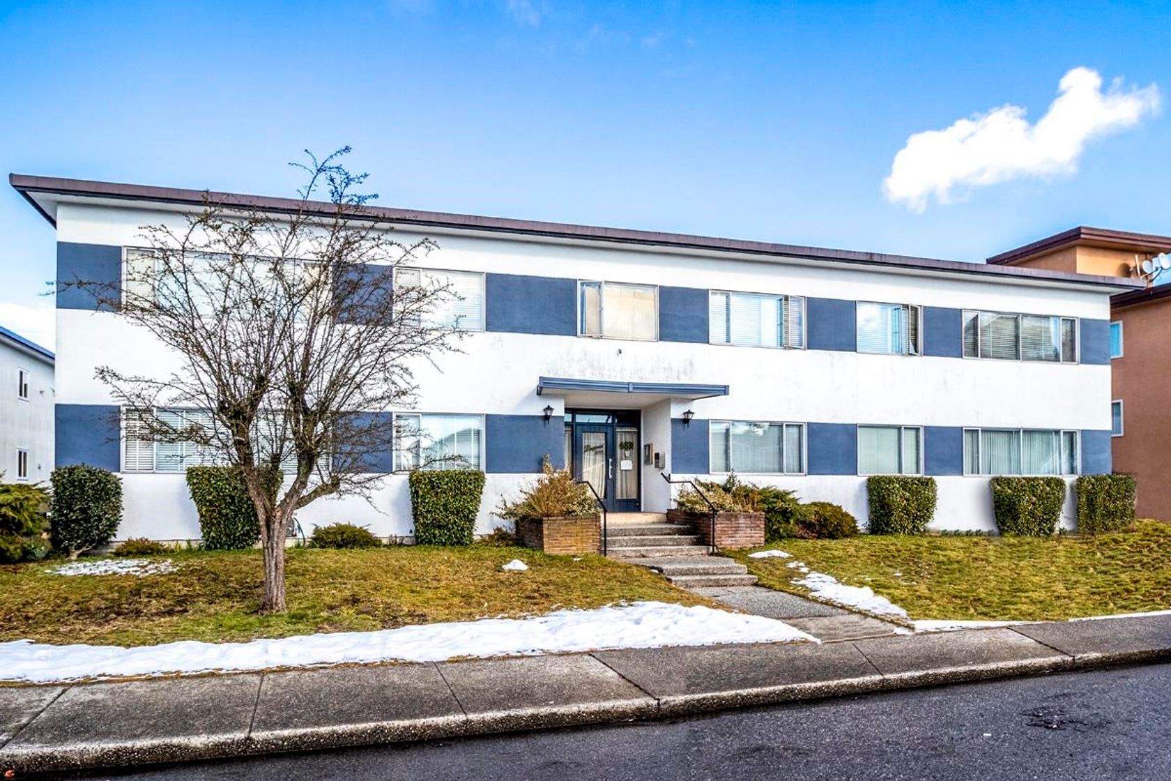 6831 Arcola Street, Highgate, Burnaby South photo number 2