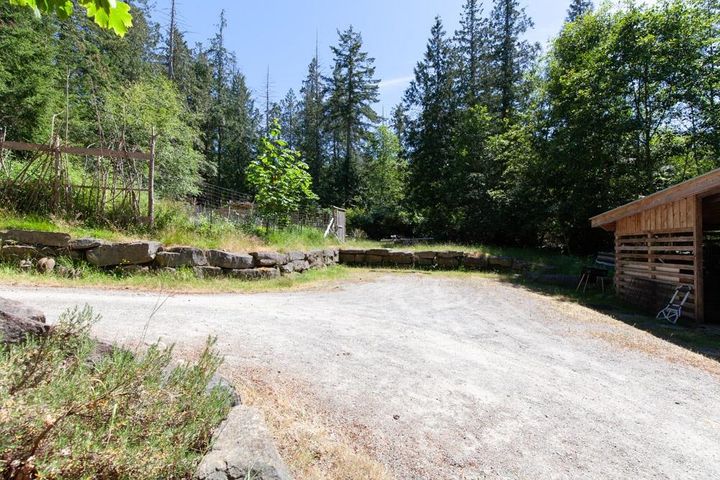 Photo 5 at 370 Maple Drive, Mayne Island, Islands-Van. & Gulf Photo 5 at 370 Maple Drive, Mayne Island, Islands-Van. & Gulf